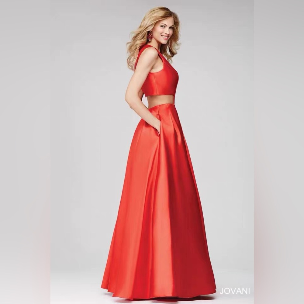 JOVANI gown size M(6) simple temperament, glossy satin A-line evening dress